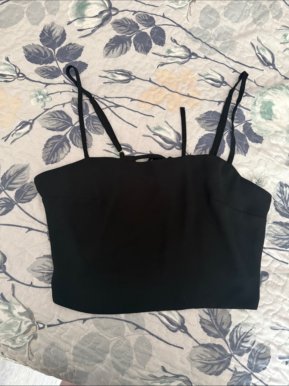Victoria’s Secret cropped tie back tank top